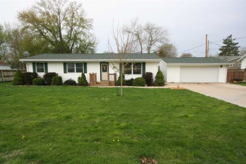 1045 Wallace Ave, Genoa Bluff, IA 52301-1823