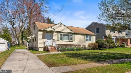 566 Queen St, West Deptford, NJ 08096-5716