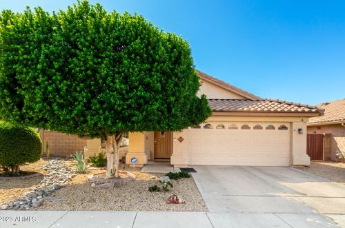 2029 Angela Dr, Phoenix AZ 85032-2351 exterior