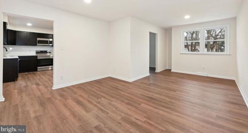 1050 Bennett Dr, West Deptford NJ exterior