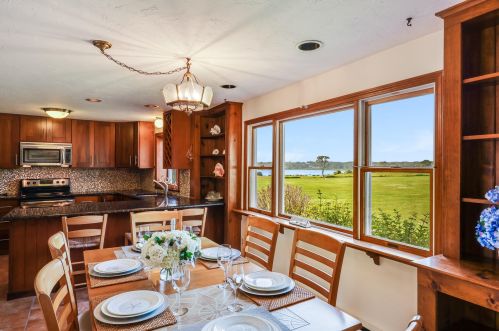 1235 Main St, Chatham, MA 02633-1867