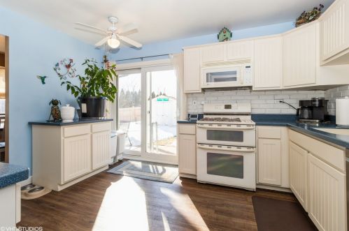 701 Kensington Way, Lemont IL 60440-1066 exterior