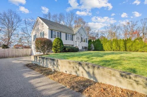 31 Plainfield St, Seekonk, MA 02771-4015