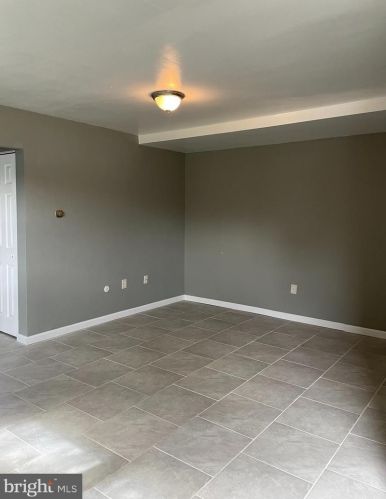 712 Broadway, West Deptford NJ  08093-1403 exterior