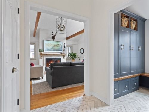 64 Fair Oaks Park, Needham MA 02492-3104 exterior