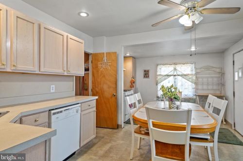 329 Buck St, West Deptford NJ 08066-1060 exterior