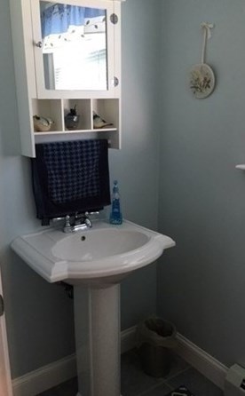 77 Mendall Rd, New Bedford MA 02743-1211 exterior