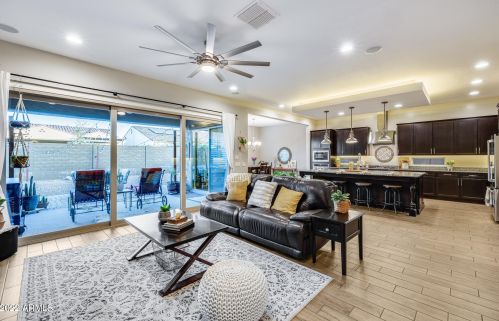 22421 30 St, Phoenix AZ 85050-4405 exterior