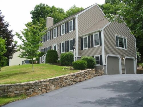 65 Highland View Dr, Sutton, MA 01590-2974