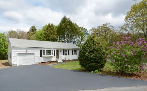 97 Floral St, Shrewsbury MA  01545-3225 exterior