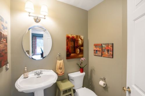 1 Belmont Ln, North Reading MA 01864-2329 exterior