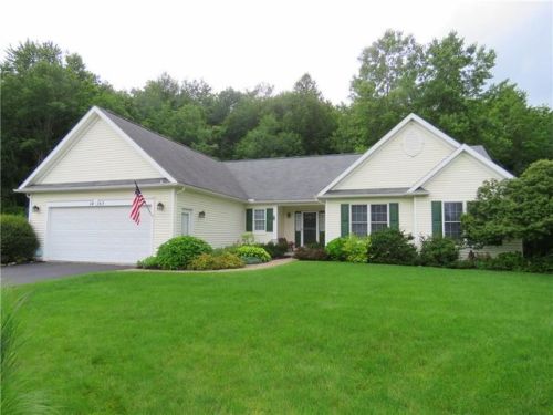 1463 Camborn Dr, Macedon, NY 14502-8829