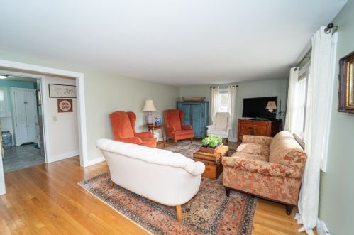 53 Standish Ave, Plymouth MA 02360-4165 exterior