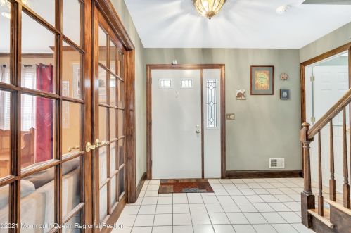 8 Red Cedar Ct, Jackson Twp NJ 08527-1351 exterior