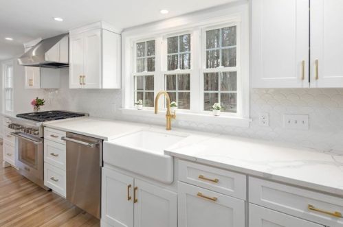 7 Queen Anne Ln, Hingham MA  02043-3904 exterior