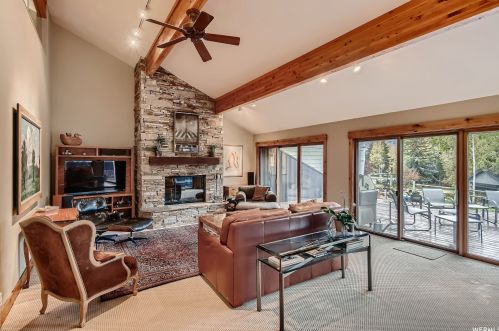 2539 Fairway Vlg Dr, Park City UT 84060-7023 exterior