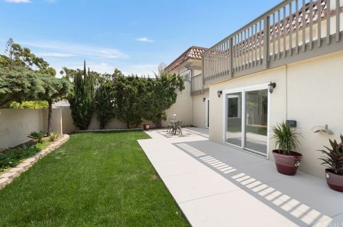 1 Satinwood Way, Irvine CA  92612-2111 exterior