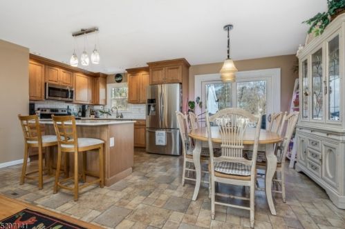 370 Shire Rd, Milford NJ  08848-1720 exterior