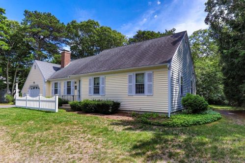 39 Continental Dr, Harwich, MA 02645-2139