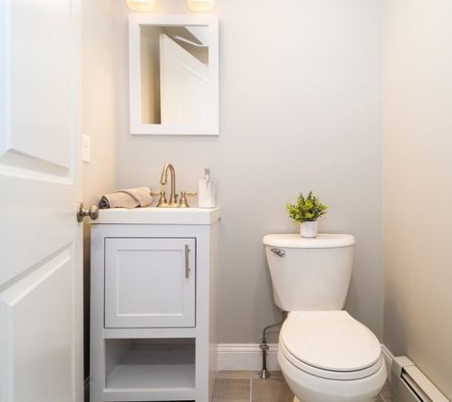 4 Birch Ave, Taunton MA  02718-1403 exterior