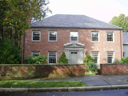 127 Park Ave, Newton, MA 02458-2647