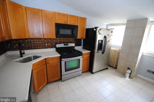 227 High St, Burlington NJ  08016-4409 exterior