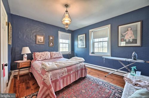 385 Springview Rd, Carlisle PA 17015-7411 exterior