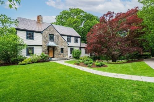 72 Fairlee Rd, Newton, MA 02468-2026