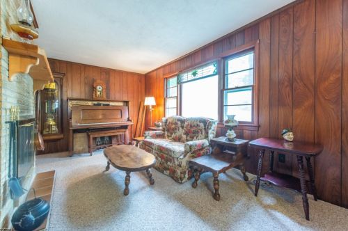 54 Oakwood Dr, Skyline Lakes NJ  07456-2023 exterior