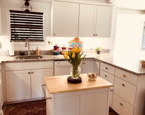 5 Narragansett Dr, Plymouth, MA 02360-5043