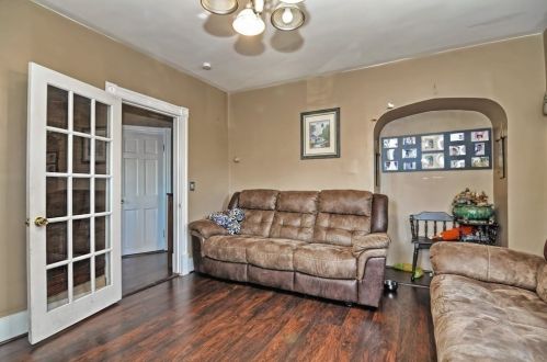 15 Raymond St, Everett, MA 02149-2906