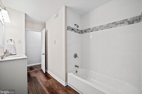 21 Williams Ave, West Deptford NJ  08096-5596 exterior