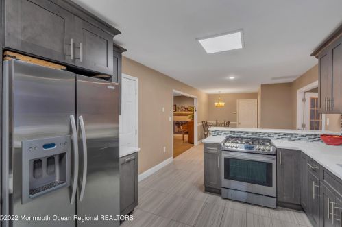 6 Pitney Ln, Jackson Twp NJ 08527-2933 exterior