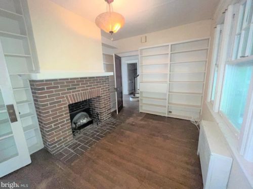 164 Delaware St, West Deptford NJ 08096-5921 exterior