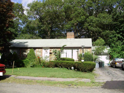 19 Bencliffe Cir, Newton, MA 02466-1101