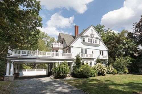 65 Bellevue St, Newton MA  02458-1918 exterior