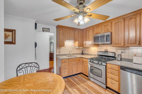 1326 Locust Dr, Tinton Falls NJ 07712-4911 exterior