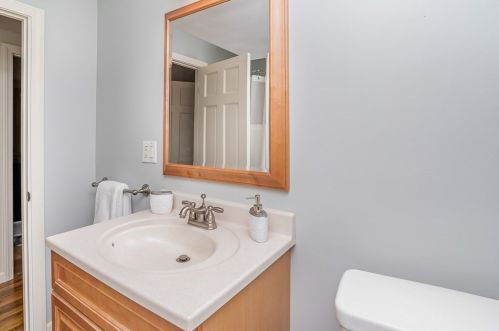 58 Everett St, Norfolk MA 02056-1634 exterior