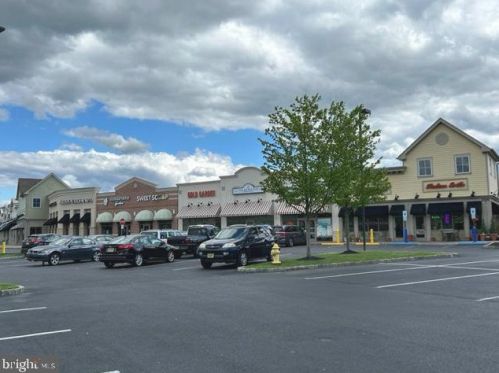 5 Wheatfield Ct, Columbus NJ  08022-1977 exterior