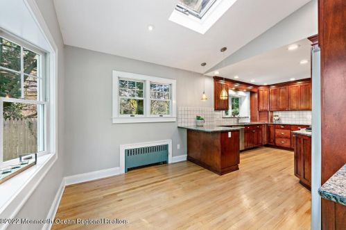 182 Pinckney Rd, Little Silver NJ 07739-1015 exterior