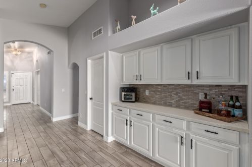 2310 Bent Tree Dr, Phoenix AZ  85085-4771 exterior