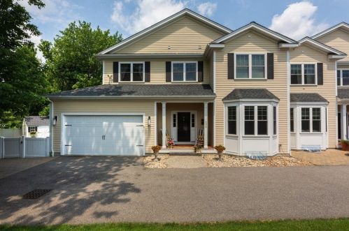 238 Pearl St, Newton, MA 02458-1345