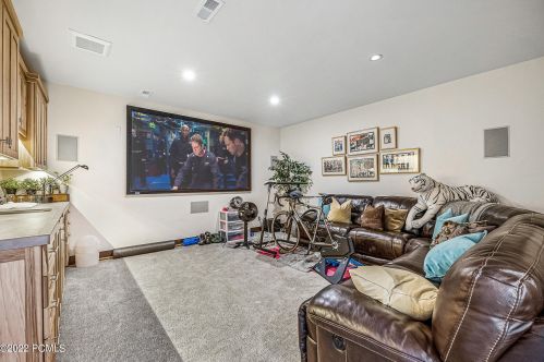 1995 Kidd Cir, Park City UT 84098-8512 exterior