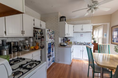 3816 Grove Ave, Forest View, IL 60402-3906