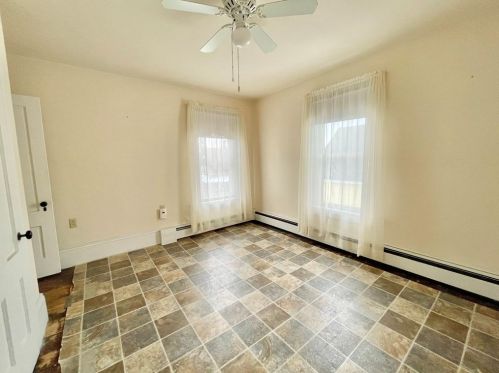 646 Pequoig Ave, Royalston MA 01331-1502 exterior