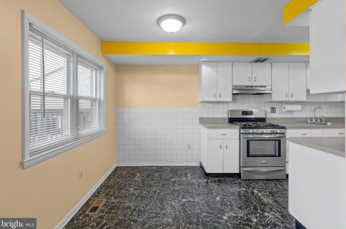 813 6 St, Philadelphia PA 19140-3327 exterior