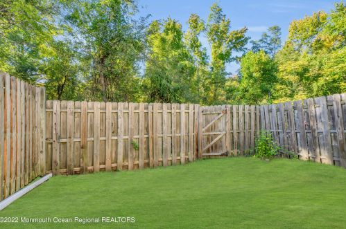 39 Colonial Ct, Jackson Twp NJ 08527-2264 exterior