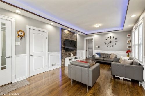 4031 Clinton Ave, Forest View, IL 60402-4337