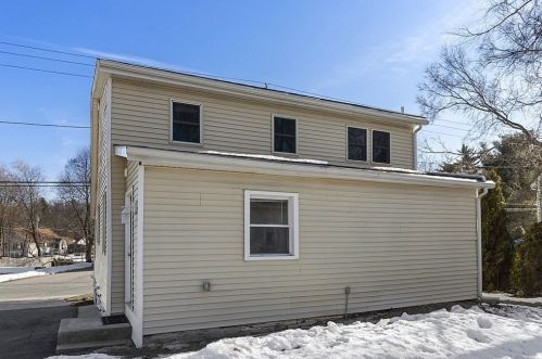 6 Idalla Rd, Worcester MA 01606-1043 exterior