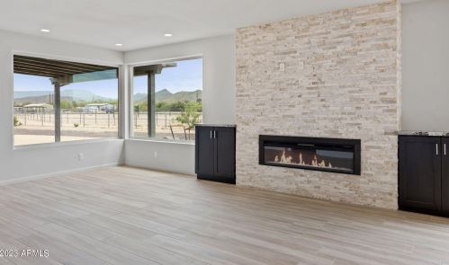 39068 15th Ave, Phoenix AZ 85086-7226 exterior